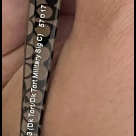 Coach Sunglasses W/ C Signature on Frames, incl. Coach Hardshell Case HC8132 - Picture 5 of 16